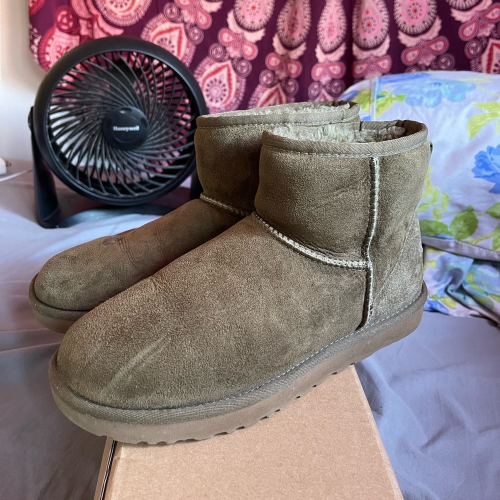 Women Olive Green Ugg